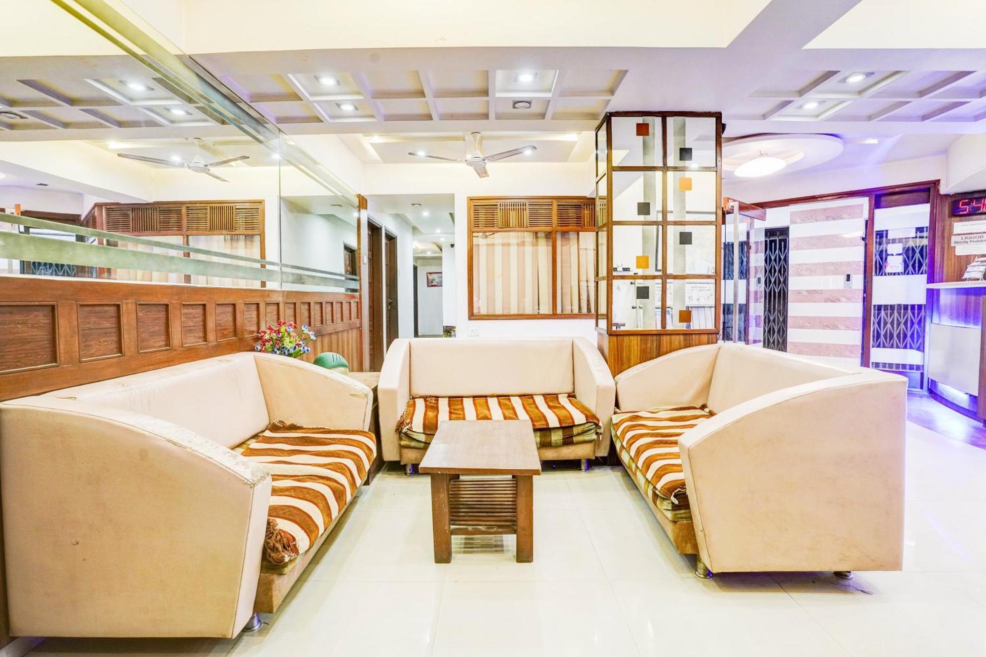 Hotel O Shanti Sadan Ахмедабад Экстерьер фото